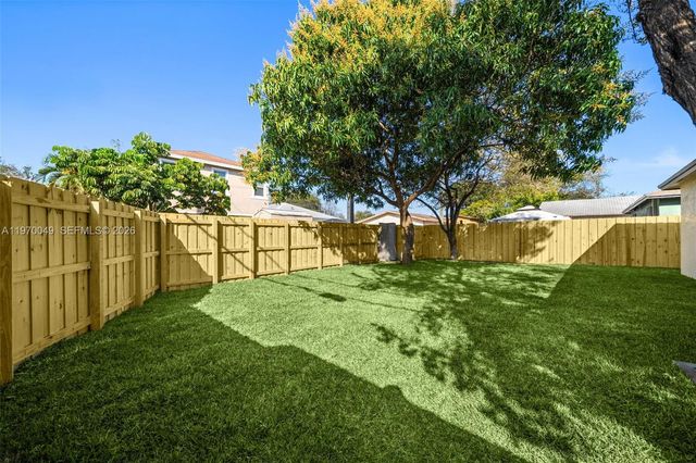 2241 Hope St, Hollywood, FL 33020