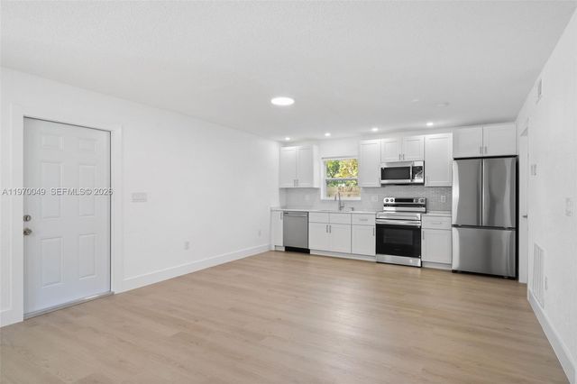 2241 Hope St, Hollywood, FL 33020