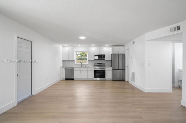 2241 Hope St, Hollywood, FL 33020