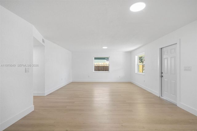 2241 Hope St, Hollywood, FL 33020