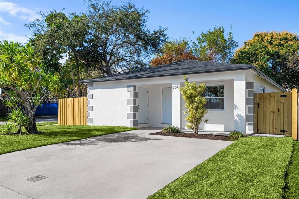 2241 Hope St, Hollywood, FL 33020