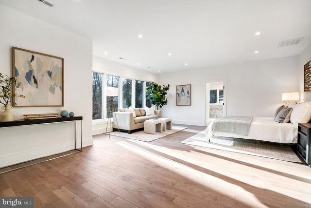 2936 N OXFORD ST, Arlington, VA 22207