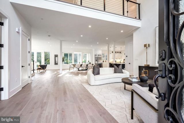 2936 N OXFORD ST, Arlington, VA 22207