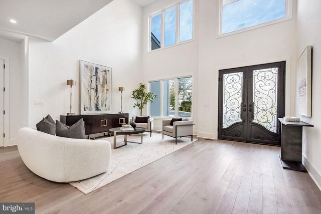 2936 N OXFORD ST, Arlington, VA 22207