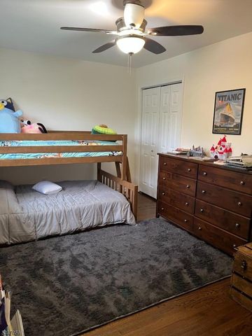 32 Church St, Milford Boro, NJ 08848
