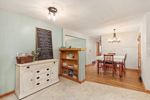 3937 Aurora Avenue, Des Moines, IA 50310