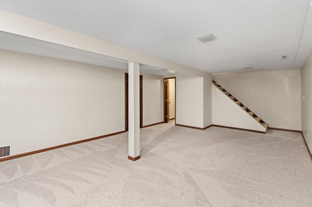 3937 Aurora Avenue, Des Moines, IA 50310