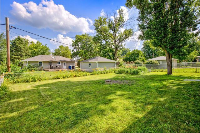 3937 Aurora Avenue, Des Moines, IA 50310