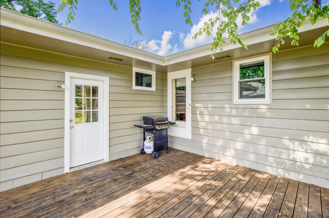 3937 Aurora Avenue, Des Moines, IA 50310