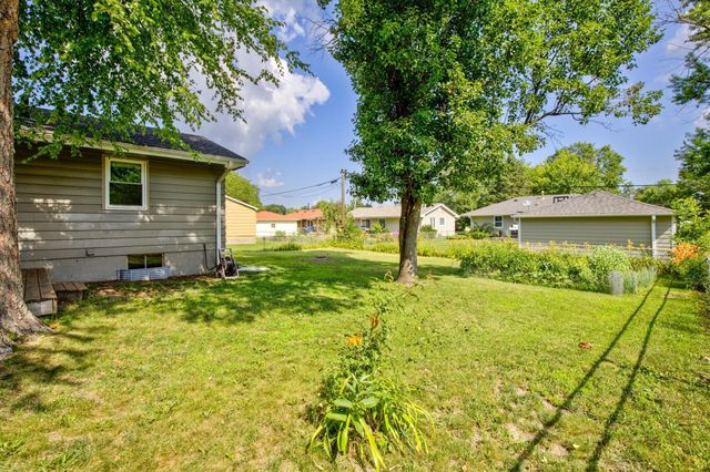 3937 Aurora Avenue, Des Moines, IA 50310