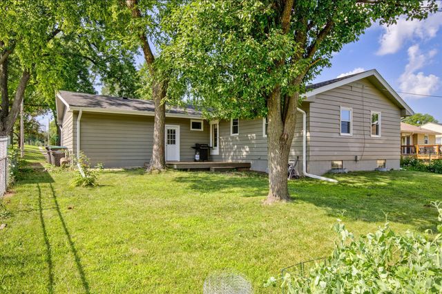 3937 Aurora Avenue, Des Moines, IA 50310