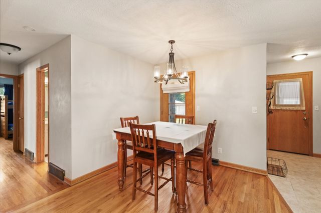 3937 Aurora Avenue, Des Moines, IA 50310