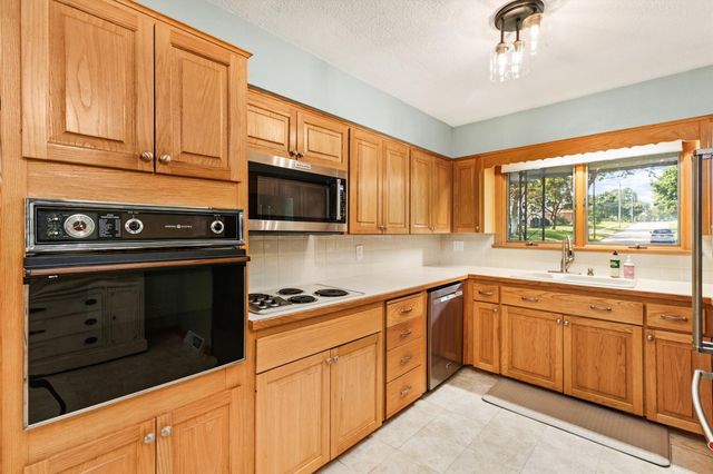 3937 Aurora Avenue, Des Moines, IA 50310