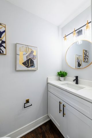 380 Ventura Club Drive, Roselle, IL 60172