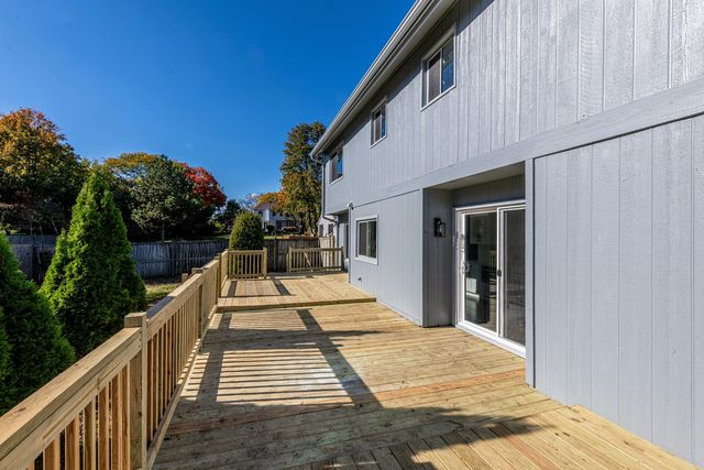 380 Ventura Club Drive, Roselle, IL 60172