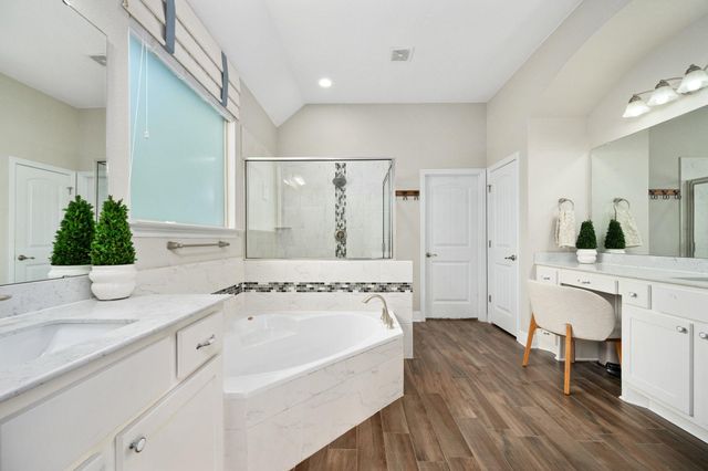 204 Montalcino LN, Georgetown, TX 78628