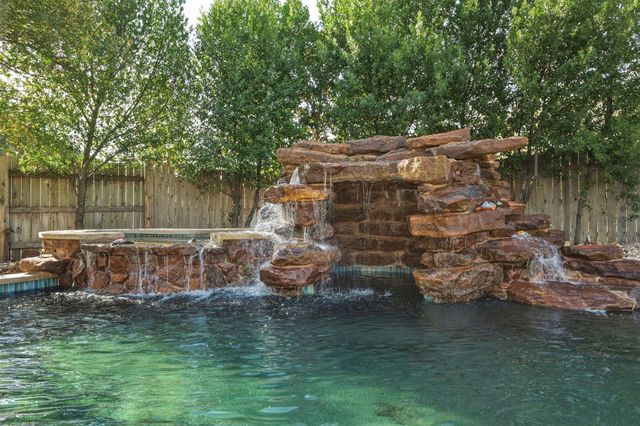 204 Montalcino LN, Georgetown, TX 78628