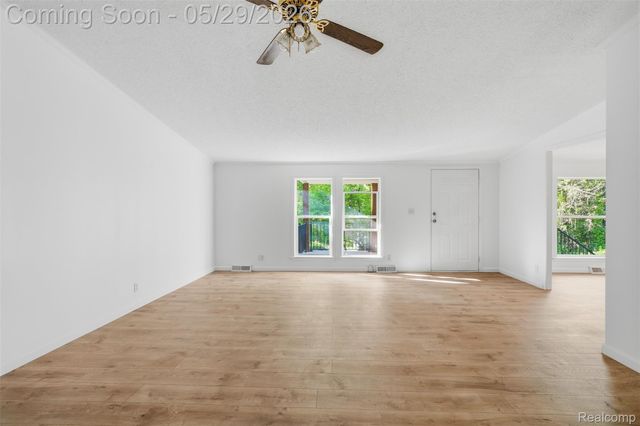 3432 Stanton Road, Oxford Charter Township, MI 48371