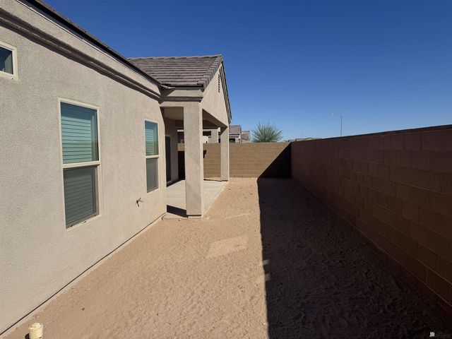 3527 S Ostrich Dr, Yuma, AZ 85365
