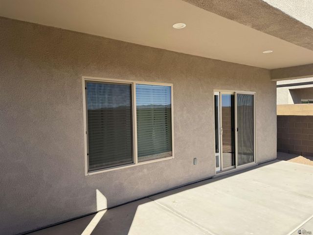 3527 S Ostrich Dr, Yuma, AZ 85365