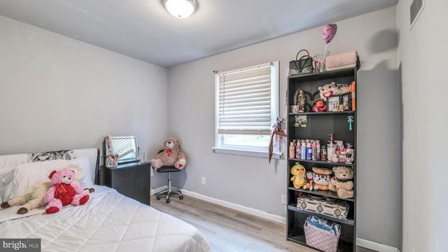 239 BLUE ANCHOR RD, Sicklerville, NJ 08081