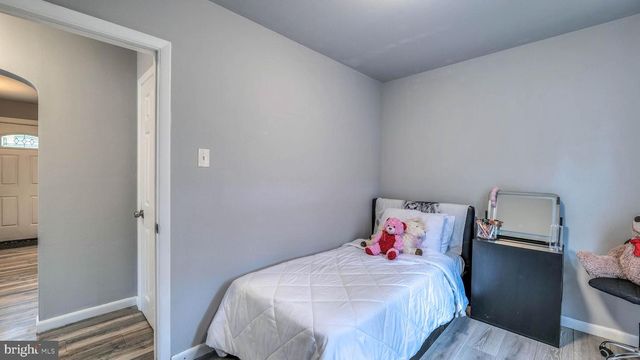 239 BLUE ANCHOR RD, Sicklerville, NJ 08081