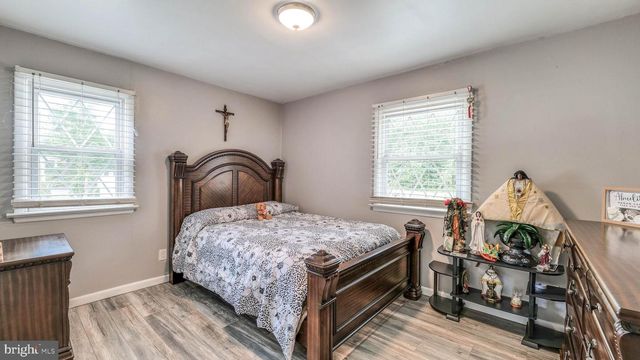 239 BLUE ANCHOR RD, Sicklerville, NJ 08081