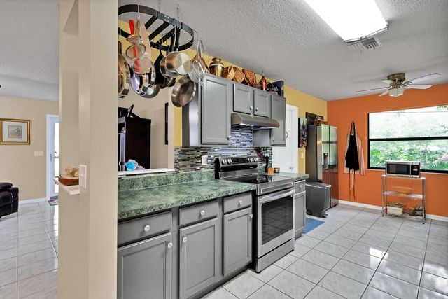 8266 102nd Avenue, Vero Beach, FL 32967