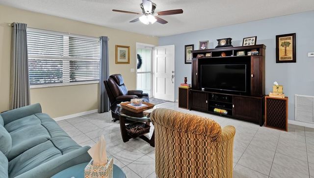 8266 102nd Avenue, Vero Beach, FL 32967