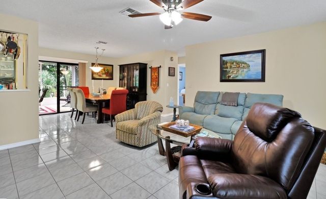 8266 102nd Avenue, Vero Beach, FL 32967