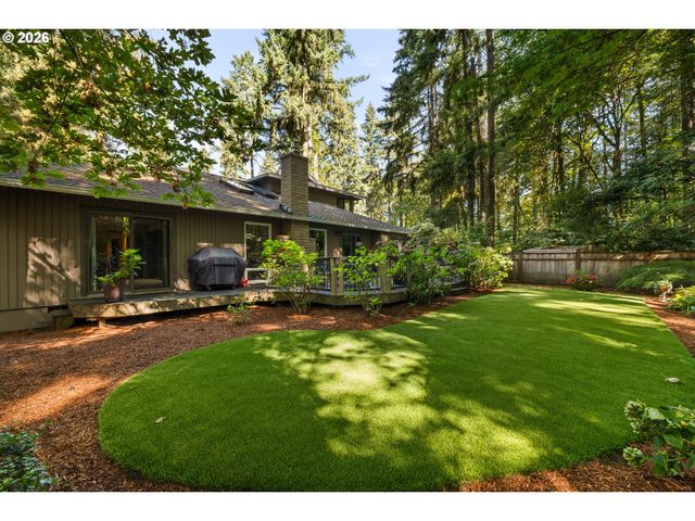 17280 Sw OAKENSHIELD Ct, Portland, OR 97224