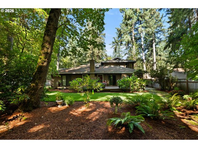 17280 Sw OAKENSHIELD Ct, Portland, OR 97224