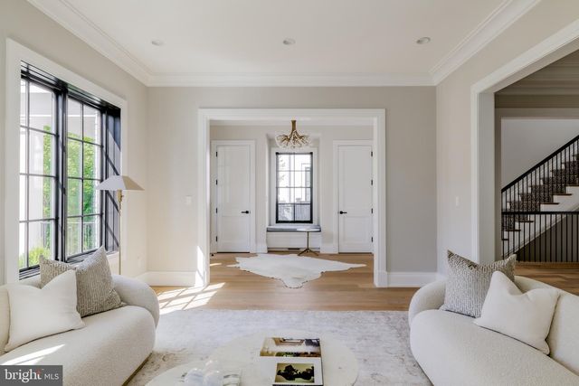 3117 38TH ST NW, Washington, DC 20016