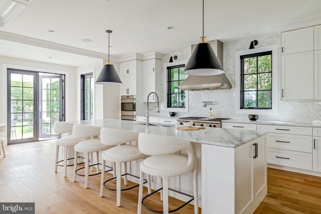 3117 38TH ST NW, Washington, DC 20016