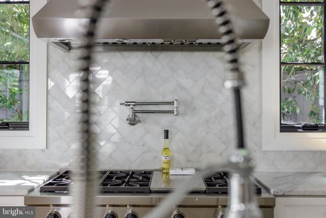 3117 38TH ST NW, Washington, DC 20016