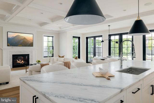 3117 38TH ST NW, Washington, DC 20016