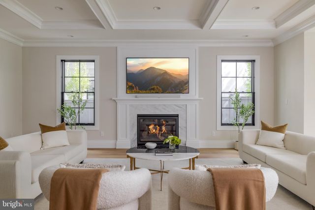 3117 38TH ST NW, Washington, DC 20016