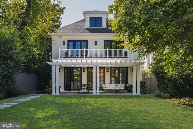 3117 38TH ST NW, Washington, DC 20016