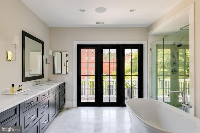 3117 38TH ST NW, Washington, DC 20016