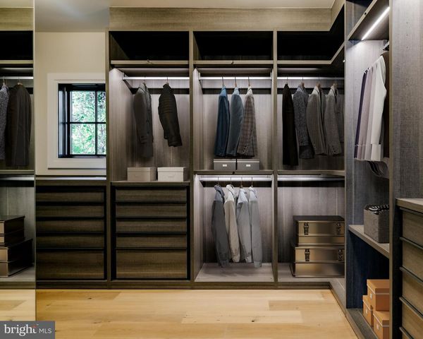 3117 38TH ST NW, Washington, DC 20016