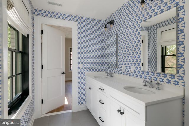 3117 38TH ST NW, Washington, DC 20016