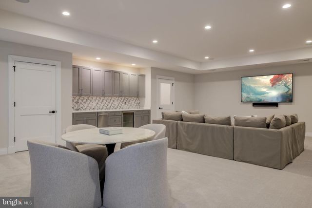 3117 38TH ST NW, Washington, DC 20016