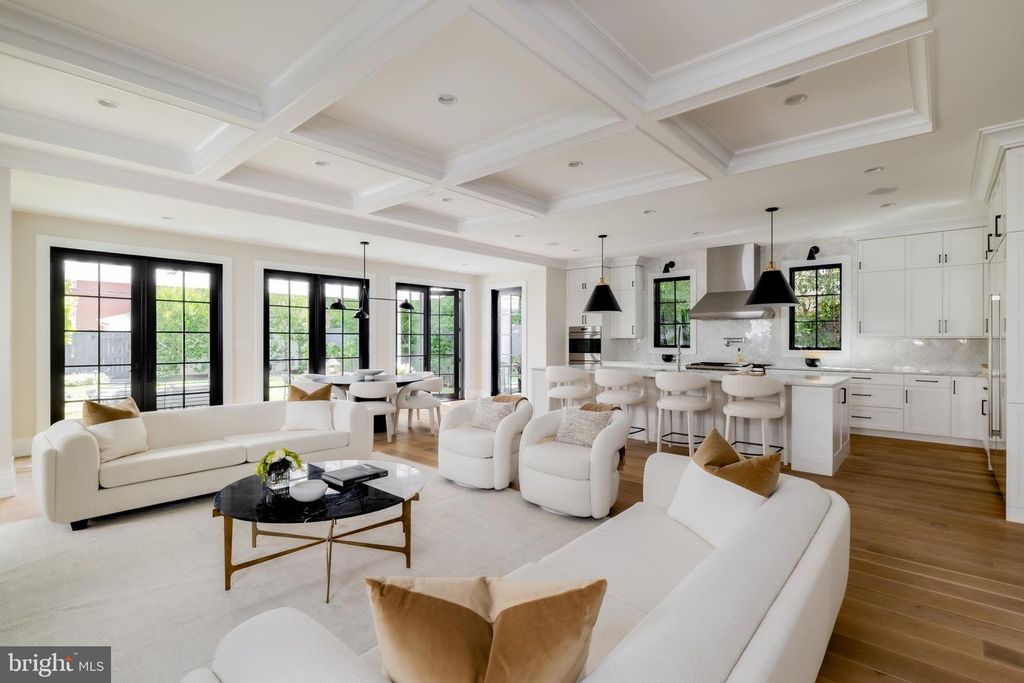 3117 38TH ST NW, Washington, DC 20016