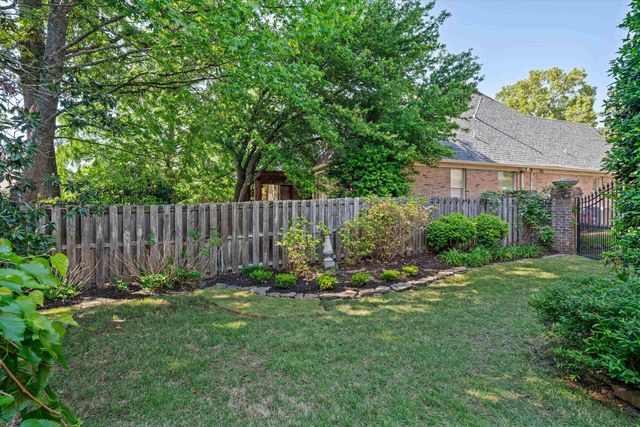 3333 BEDFORD LN, Germantown, TN 38139