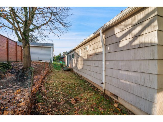 1704 Ne 81ST Ave, Portland, OR 97213