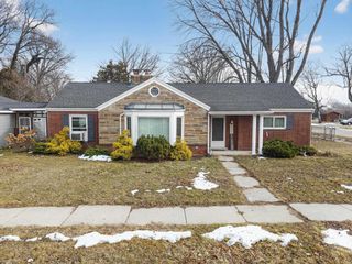 28540 Roan Drive, Warren, MI 48093