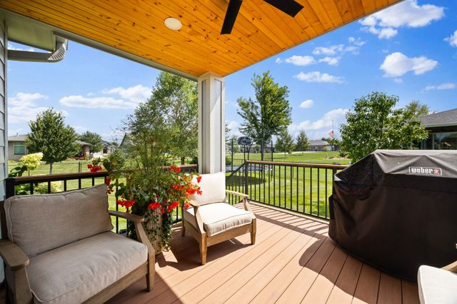 8225 Bailey Drive, West Des Moines, IA 50266