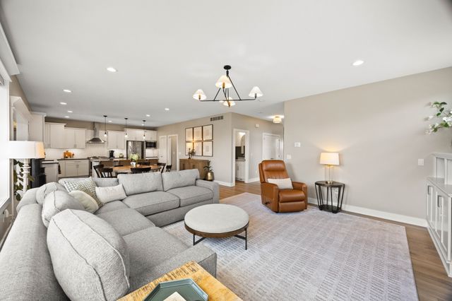 8225 Bailey Drive, West Des Moines, IA 50266