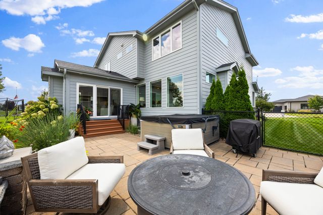 8225 Bailey Drive, West Des Moines, IA 50266