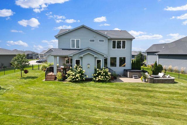 8225 Bailey Drive, West Des Moines, IA 50266